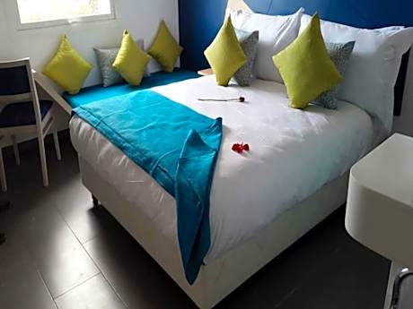 Twin Room with Pool View
