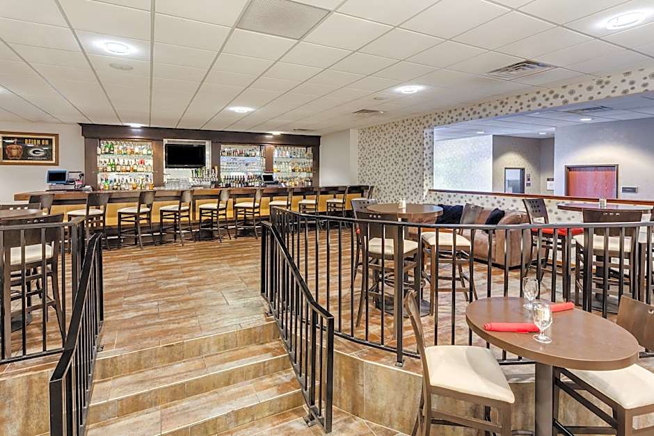 Crowne Plaza Milwaukee South By IHG
