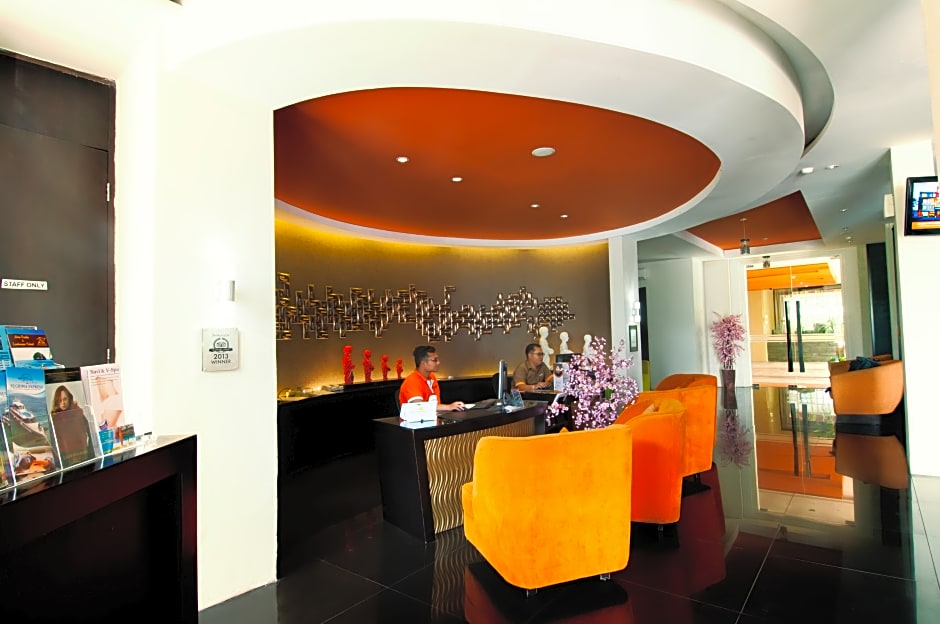 100 Sunset Hotel and Ballroom