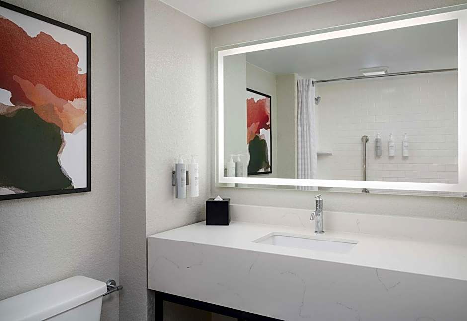 Embassy Suites By Hilton Hotel Memphis