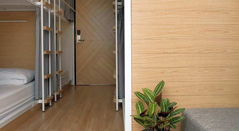 Bed One Block Hostel