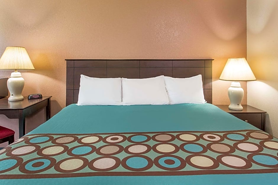 Super 8 by Wyndham Austin MN