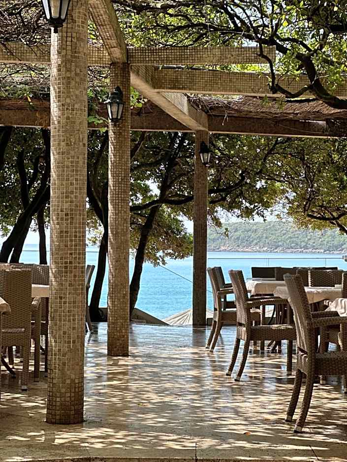 Poseidon The Beach Hotel