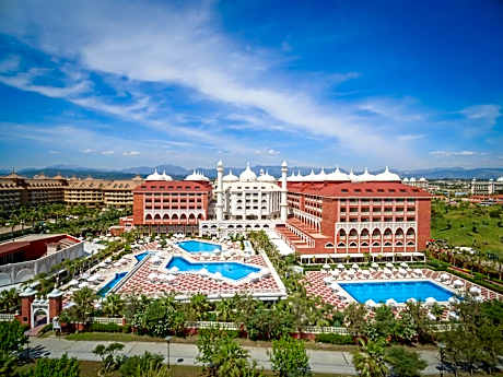 Royal Taj Mahal Hotel