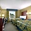 Travelodge by Wyndham Oshawa Whitby