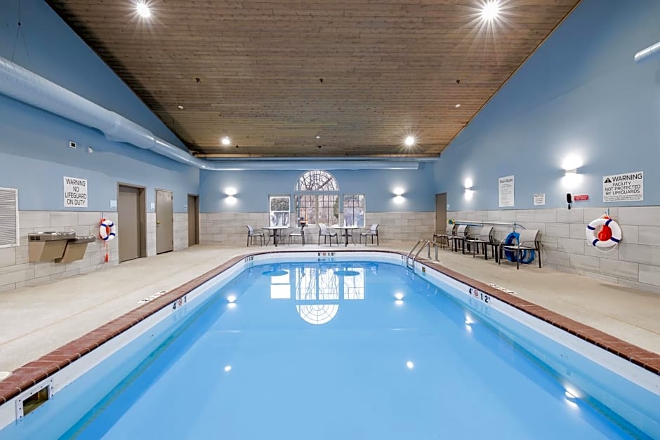 Holiday Inn Express & Suites Zion By IHG