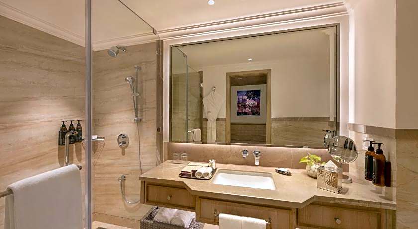 Aurika, Mumbai International Airport