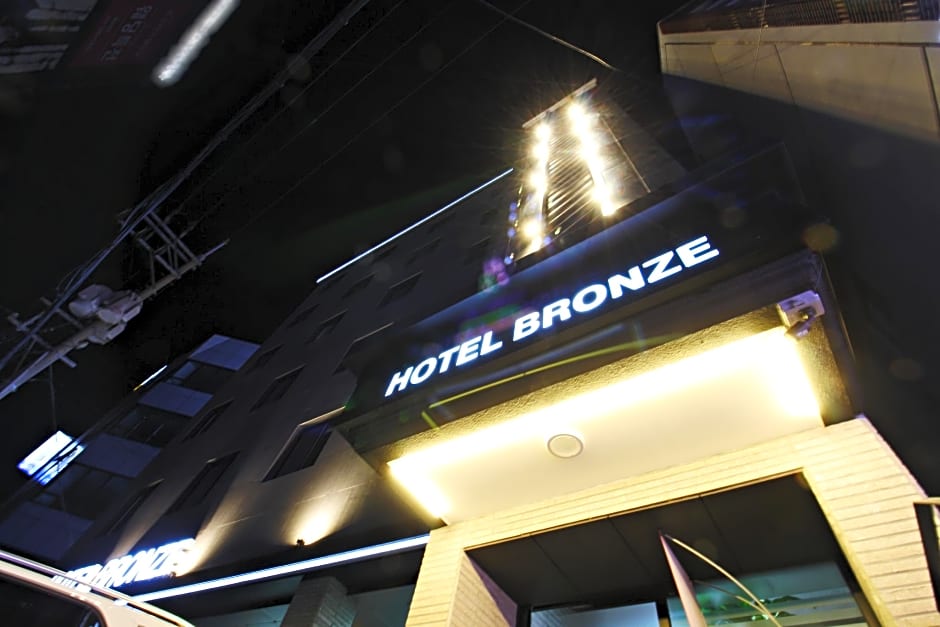 Bronze Hotel