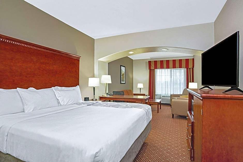 La Quinta Inn & Suites by Wyndham Fairfield