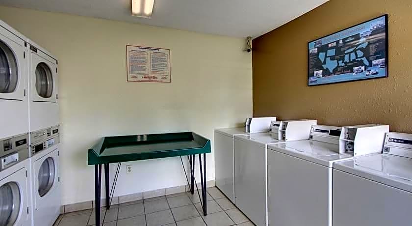 InTown Suites Harvey