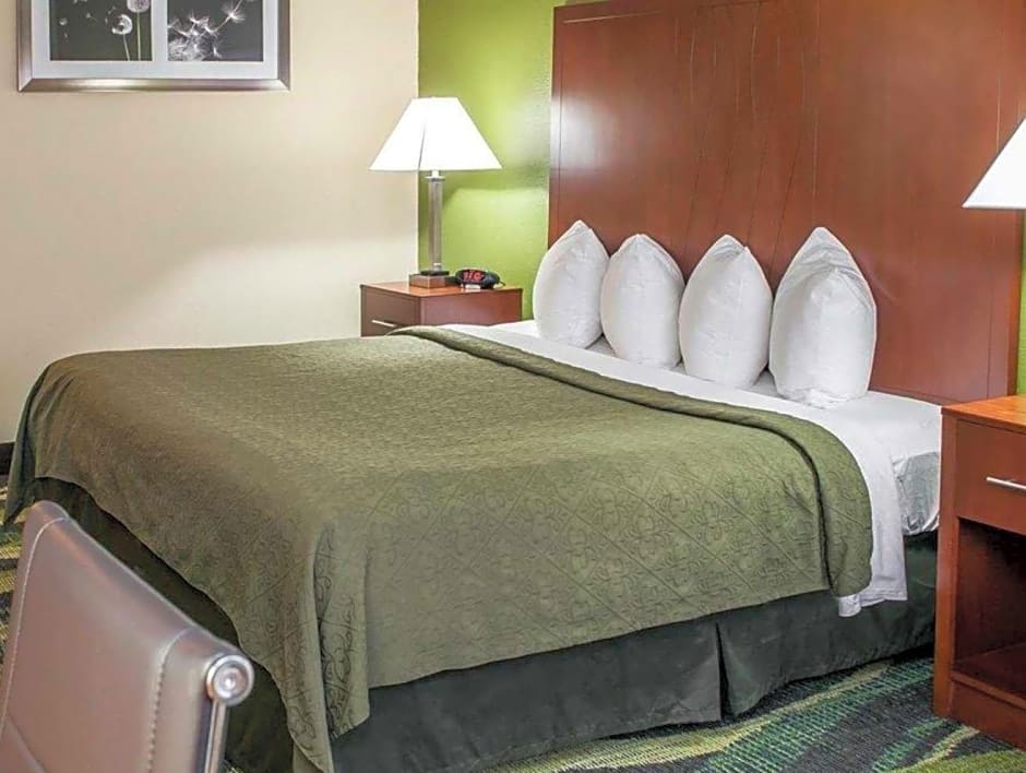 Photo 1 of 3 of 1 King Bed