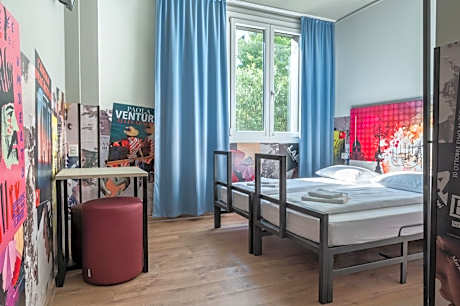 Twin room for Single use