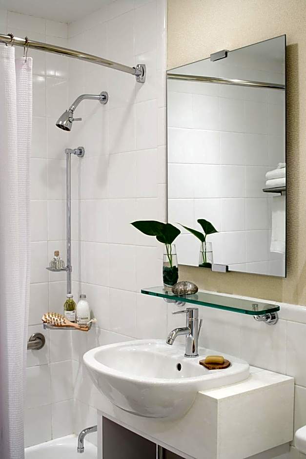 The Gardens Sonesta ES Suites New York