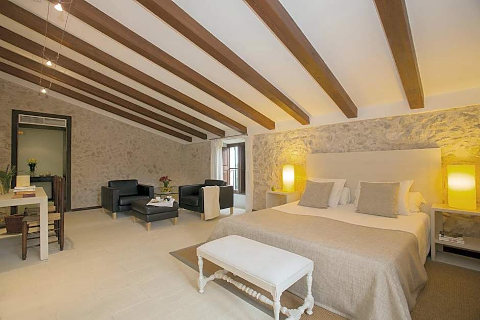 Photo 1 of 8 of Suite