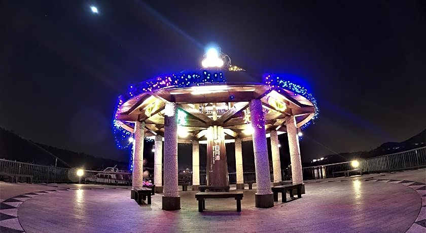 Ming Yue Hu Lakeview BnB