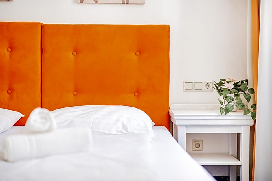 Self-Check-In Hotel Adlon