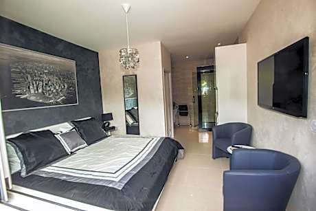 Deluxe Double Room with Spa Bath