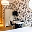 Amsterdam Canal Hotel
