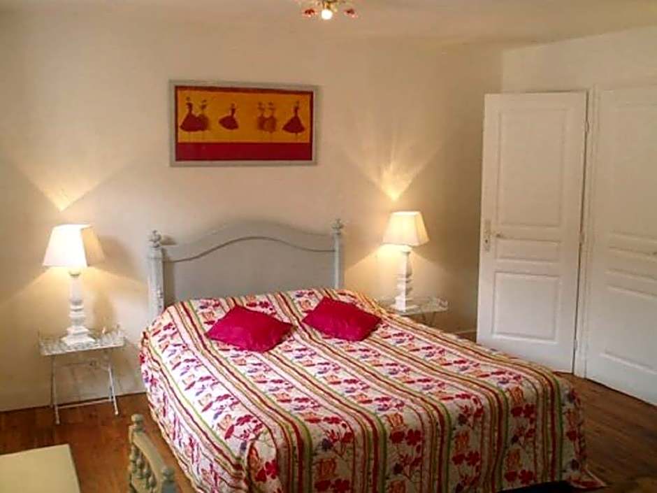 Chambres d'Hotes "LE CALME"