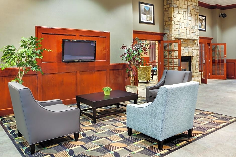 Holiday Inn Express & Suites Smithfield - Providence