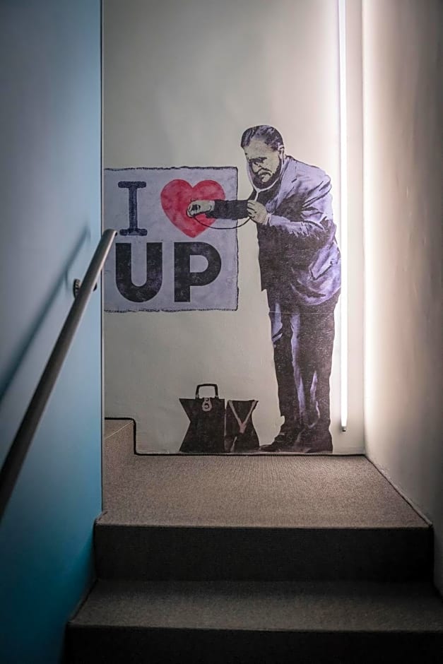 Up Hotel