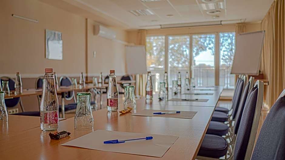 Holiday Beach Budapest Wellness Hotel with Sauna Park