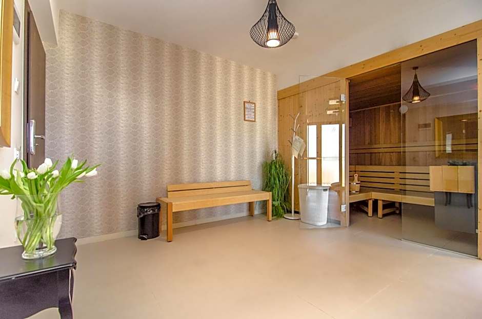 Marina Mielno z widokiem na jezioro