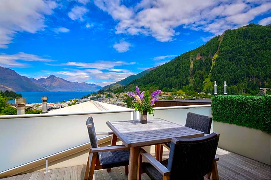 Queenstown House Boutique Bed & Breakfast and Apartments