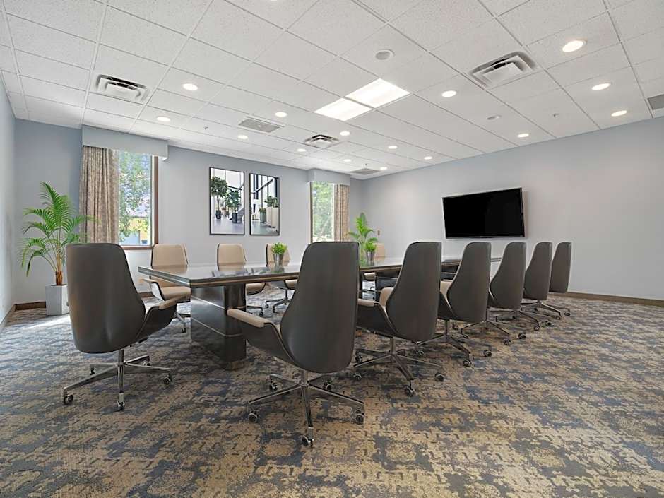 Holiday Inn Conference Centre Edmonton South By IHG