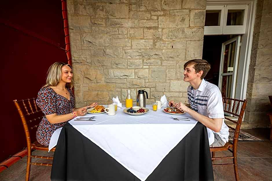 1886 Crescent Hotel and Spa