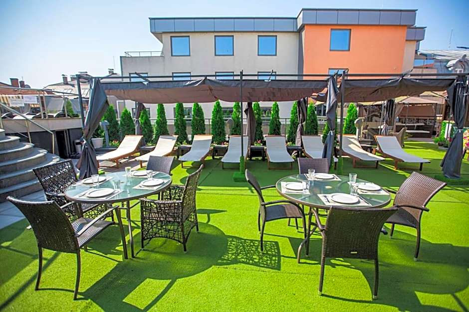 Cosmopolitan Hotel & Wellness