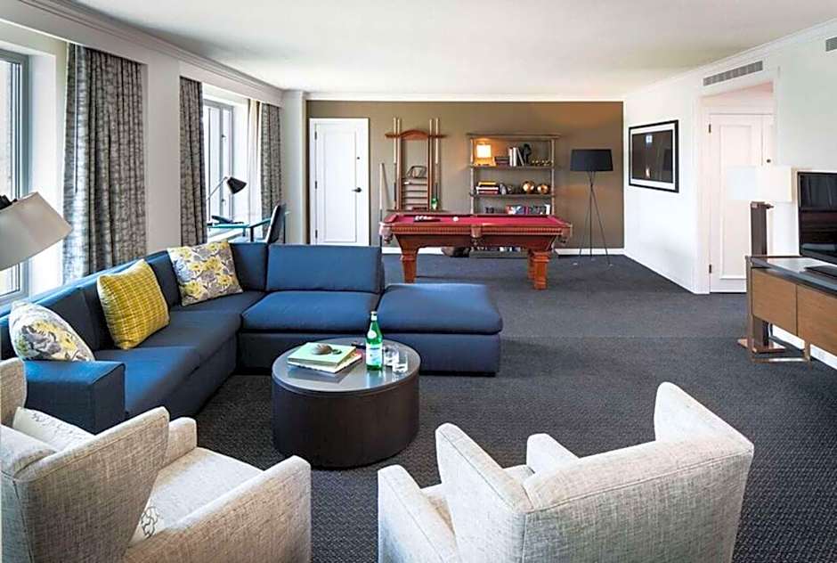 The Logan Philadelphia, Curio Collection by Hilton