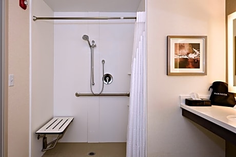 King Room - Hearing Accessible with Roll-In Shower