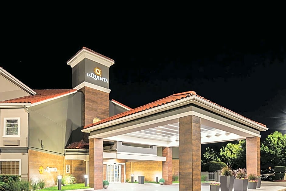 La Quinta Inn & Suites by Wyndham Fort Worth North