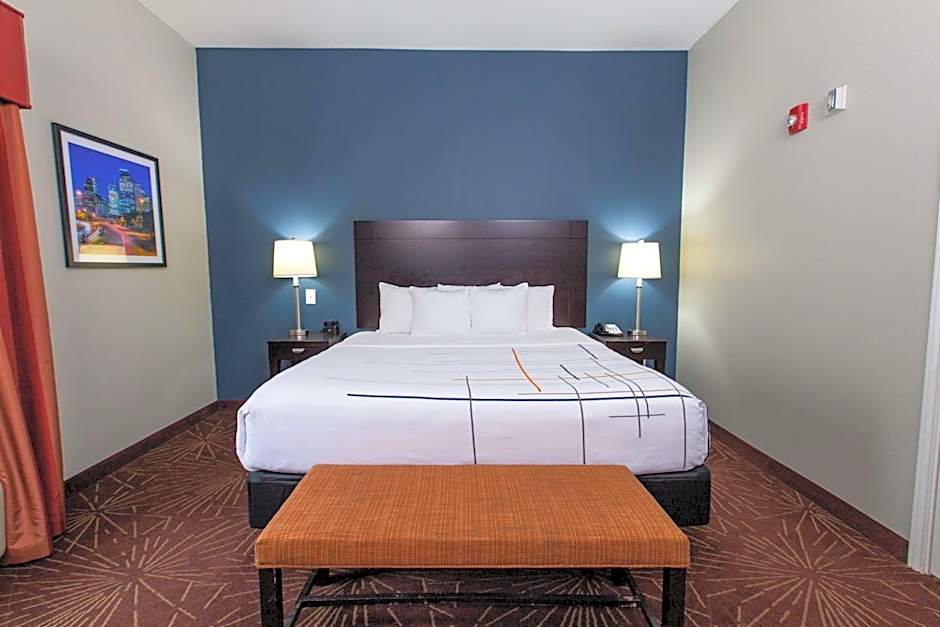 La Quinta Inn & Suites by Wyndham Houston - Normandy