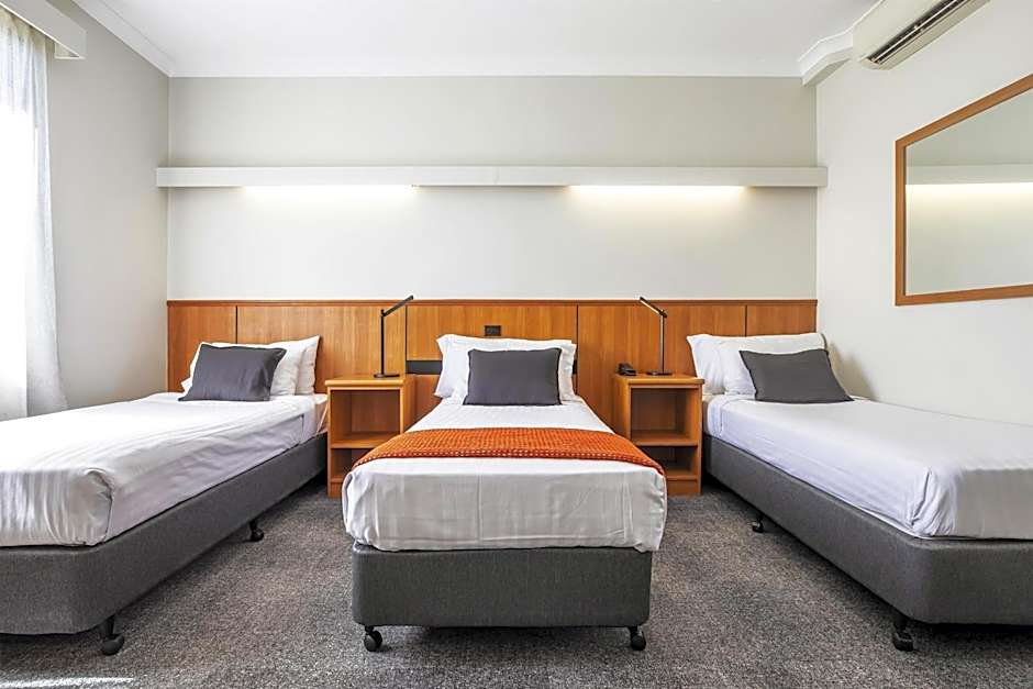 Metro Hotel Perth City