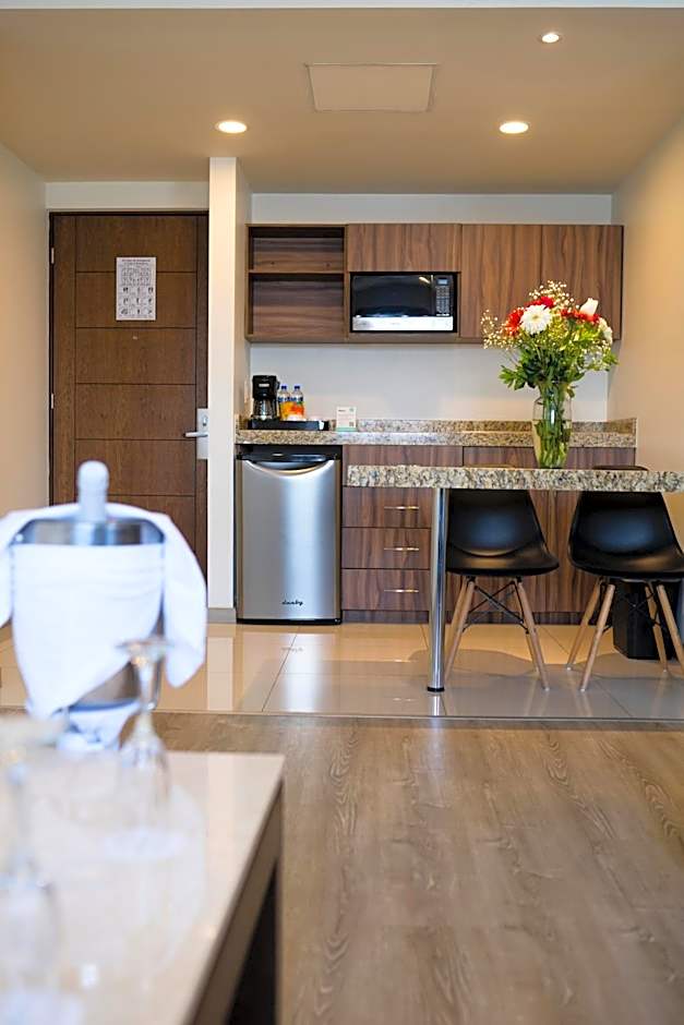 Crown Victoria Hotel