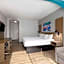 La Quinta Inn & Suites by Wyndham Decatur