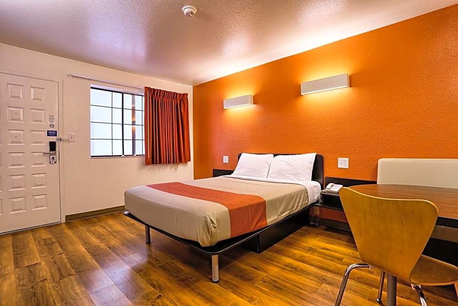 Super 8 by Wyndham Petaluma