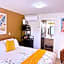 Riverwalk Inn