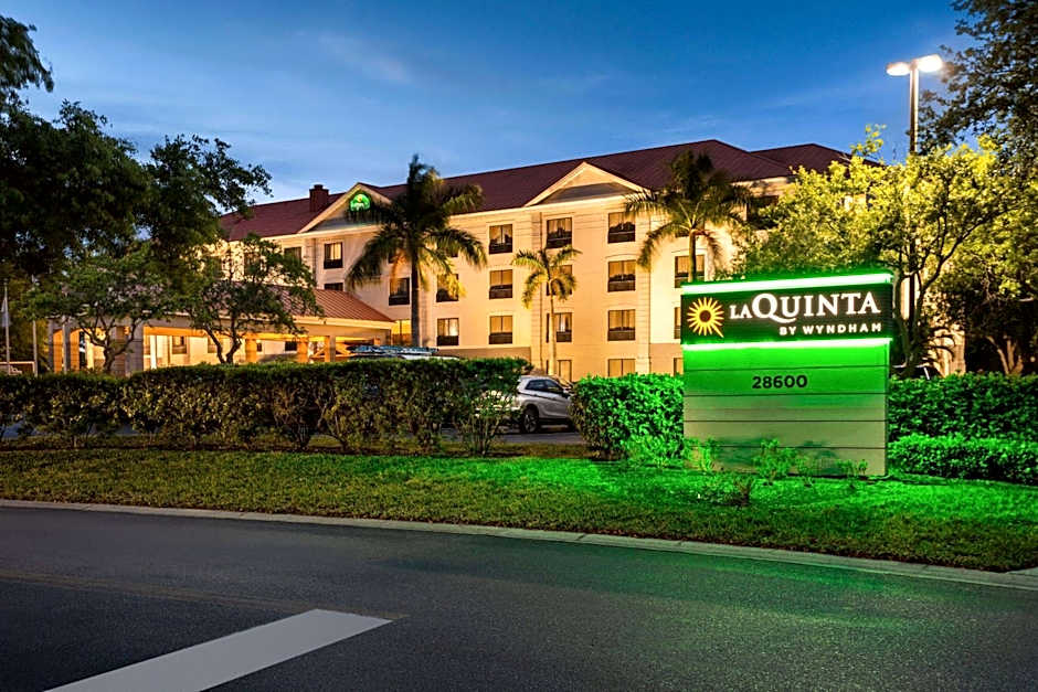 La Quinta Inn & Suites by Wyndham Bonita Springs Naples