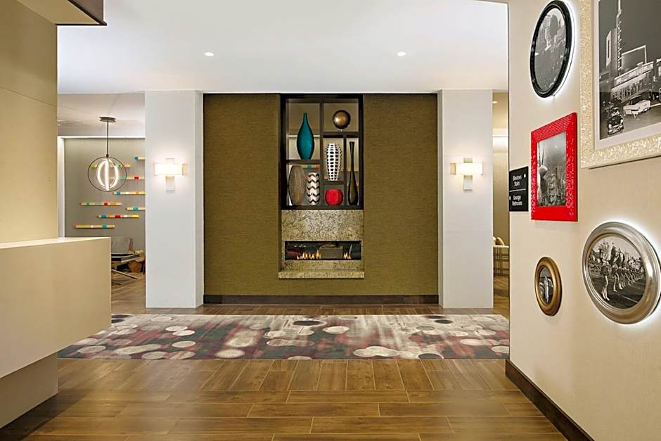 Hampton Inn & Suites Dallas / Downtown