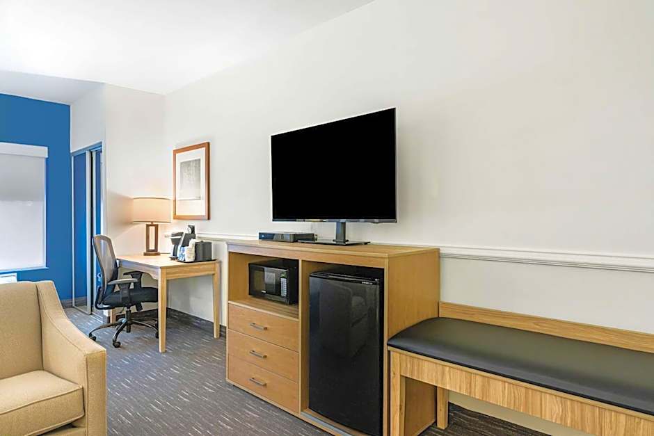 Best Western Plus Westgate Inn & Suites