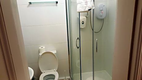 Family Room (2 Adults + 2 Children)