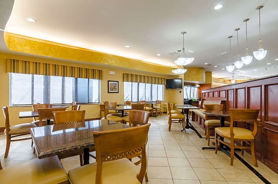  Comfort Suites Salina South