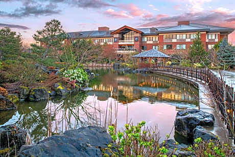 Best Western Premier Boulder Falls Inn