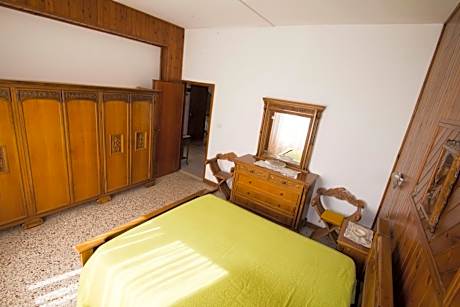 Two-Bedroom Deluxe Apartment with Balcony