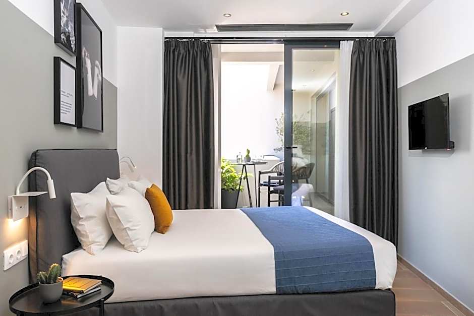 Play Theatrou Athens a member of Brown Hotels