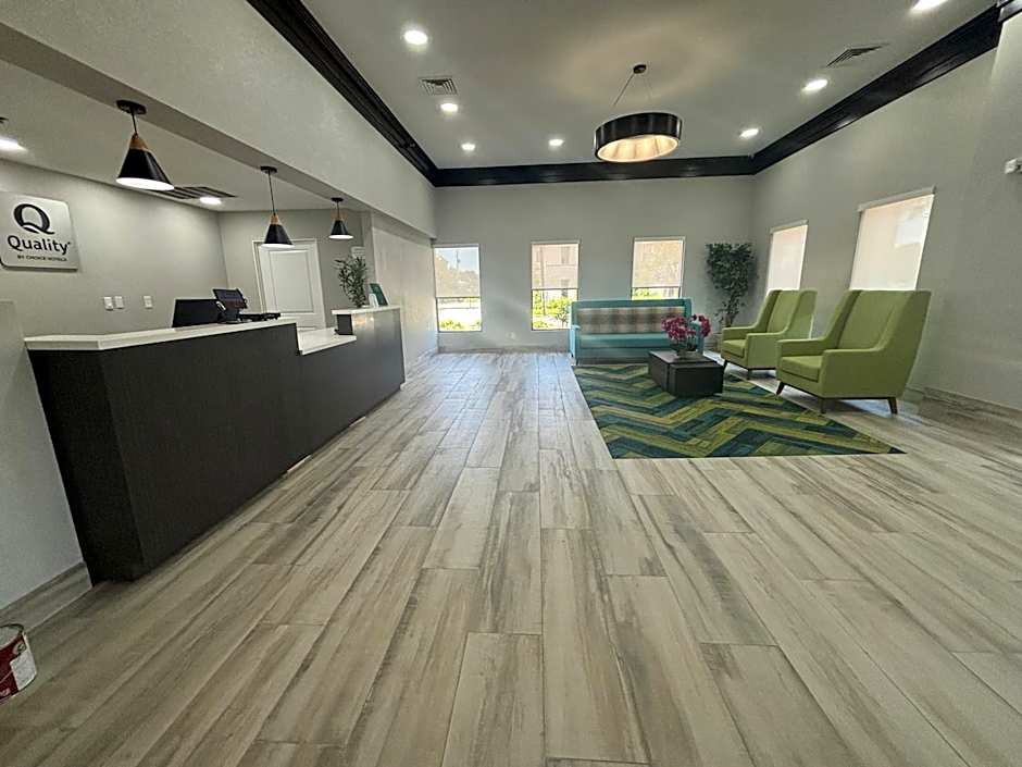 Quality Inn & Suites at Airport Blvd I-65