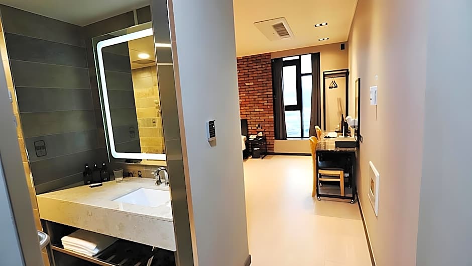 Dongducheon Hotel The Gray